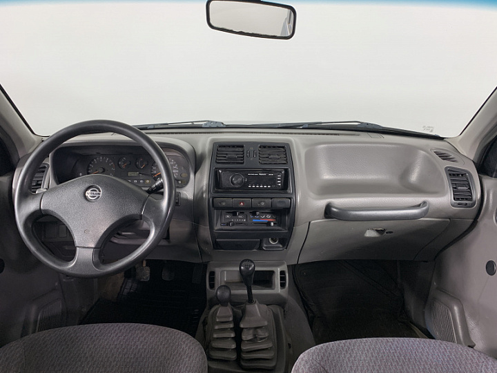 NISSAN Terrano 2.4, 1995 года, Механика, ЗЕЛЕНЫЙ