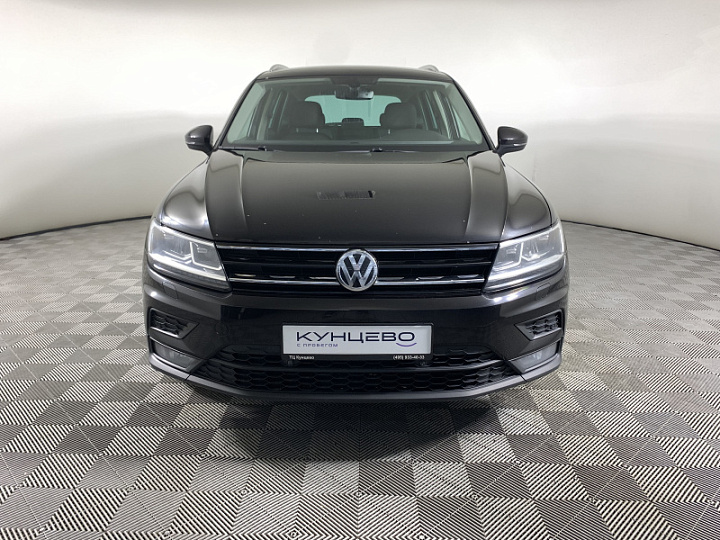 Volkswagen Tiguan 1.4, 2018 года, Робот, ЧЕРНЫЙ