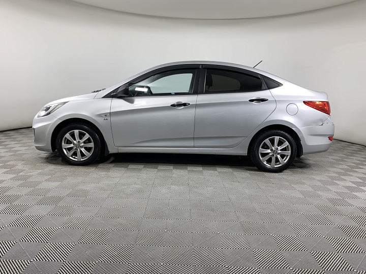 HYUNDAI Solaris 1.6, 2013 года, Автоматическая, Серебристый