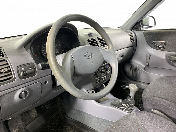 HYUNDAI Accent 1.5, 2006 года, Механика, Серебристый