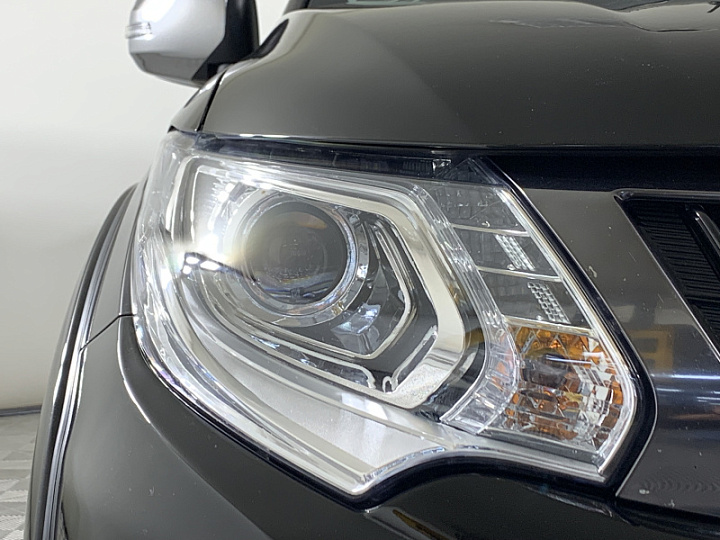MITSUBISHI L200 2.4, 2018 года, Автоматическая, ЧЕРНЫЙ