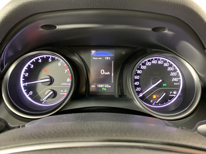 TOYOTA Camry 2.5, 2019 года, Автоматическая, БЕЛЫЙ