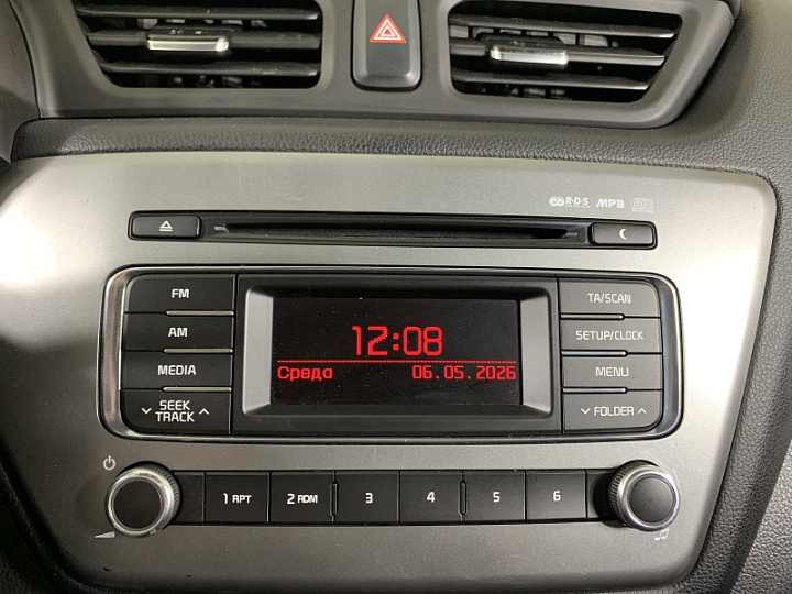 KIA Rio 1.6, 2016 года, Автоматическая, БЕЛЫЙ