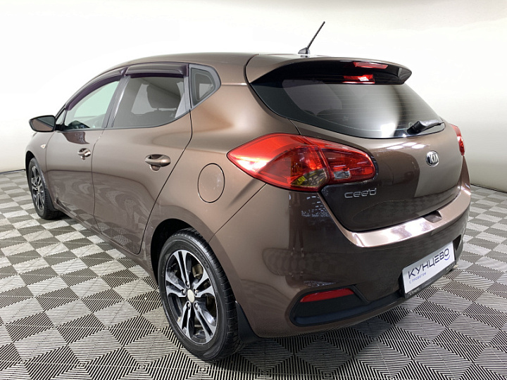 KIA Ceed 1.6, 2014 года, Механика, КОРИЧНЕВЫЙ