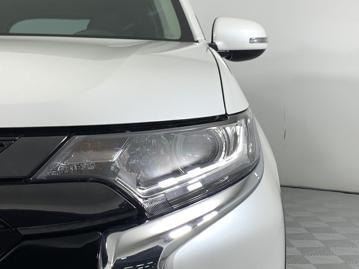 MITSUBISHI Outlander 2, 2021 года, Вариатор, БЕЛЫЙ