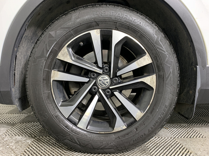 VOLKSWAGEN Tiguan 1.4, 2019 года, Робот, БЕЛЫЙ