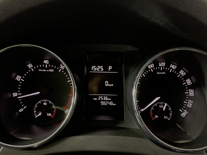 SKODA Yeti 1.8, 2015 года, Робот, БЕЛЫЙ