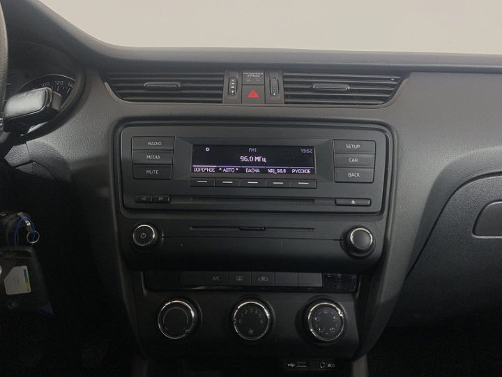 SKODA Octavia 1.2, 2014 года, Механика, КРАСНЫЙ