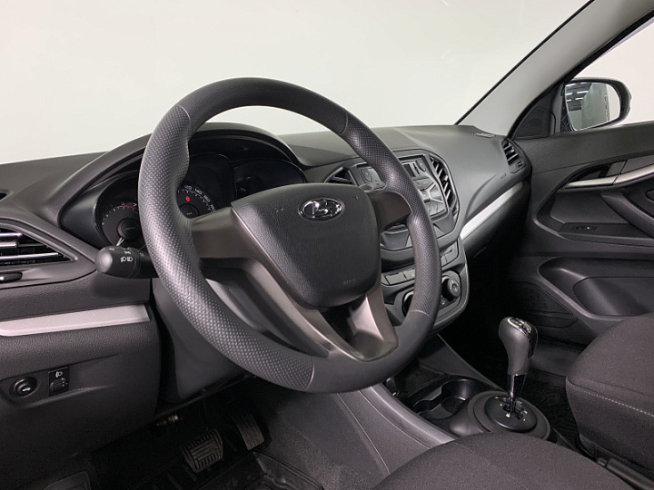 Lada Vesta 1.6, 2015 года, Робот, ЧЕРНЫЙ