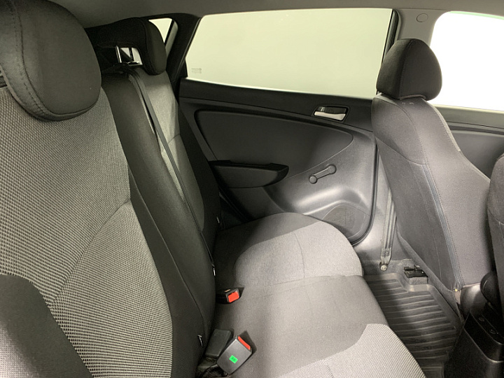 HYUNDAI Solaris 1.6, 2012 года, Автоматическая, Серебристый