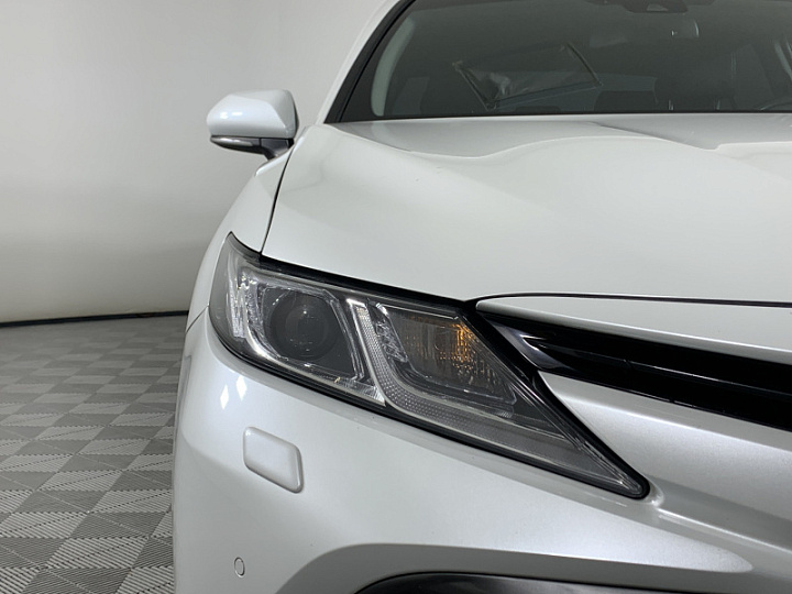 TOYOTA Camry 2.5, 2018 года, Автоматическая, БЕЛЫЙ