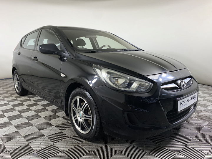 Hyundai Solaris 1.6, 2012 года, Механика, Черный