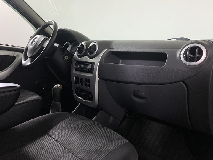 RENAULT Logan 1.6, 2013 года, Механика, БЕЖЕВЫЙ