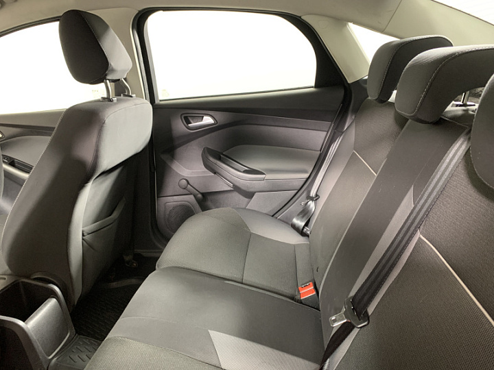 FORD Focus 1.6, 2012 года, Механика, Серебристый