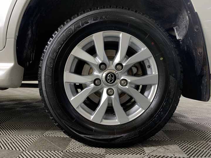 Toyota Land Cruiser 200 4.461, 2019 года, atm6, Белый