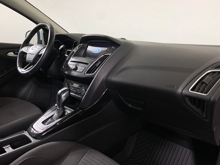 Ford Focus 1.6, 2018 года, Робот, Белый