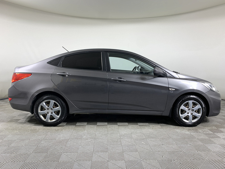 HYUNDAI Solaris 1.6, 2013 года, Автоматическая, Черно-Серый