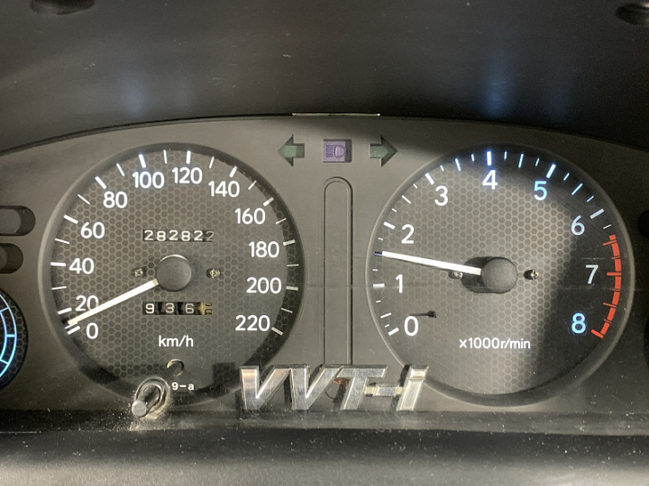 TOYOTA Corolla 1.6, 2000 года, Механика, ЧЕРНЫЙ