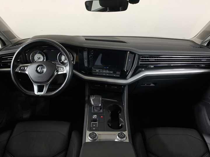 VOLKSWAGEN Touareg 3, 2018 года, Автоматическая, Серебристый