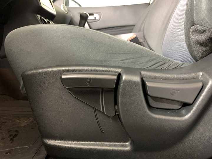 NISSAN Qashqai 1.6, 2012 года, Механика, ЧЕРНЫЙ