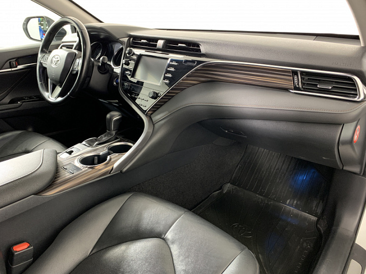 TOYOTA Camry 2.5, 2019 года, Автоматическая, БЕЛЫЙ