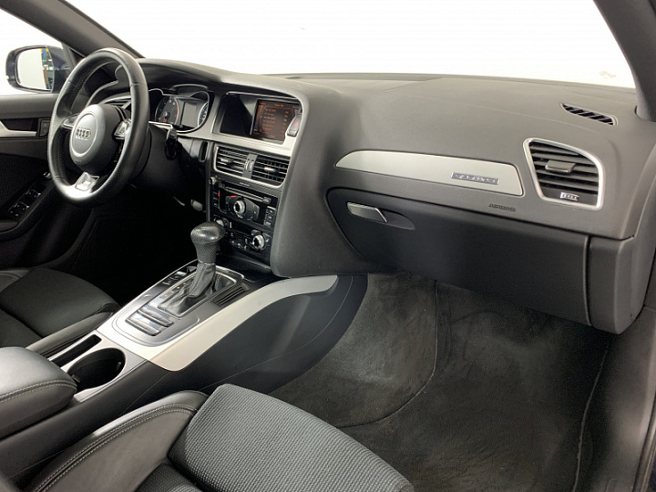 AUDI A4 2, 2014 года, Робот, Черно-синий