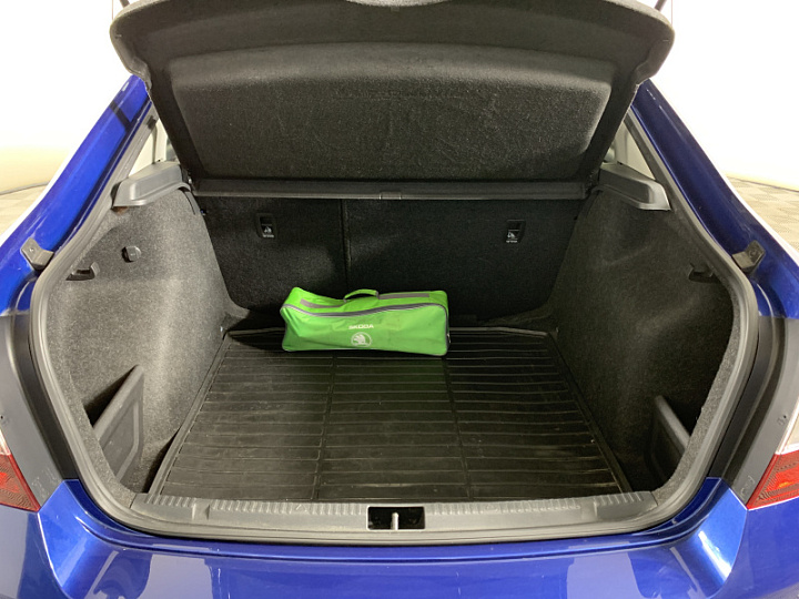 SKODA Rapid 1.6, 2019 года, Автоматическая, ЯРКО-СИНИЙ