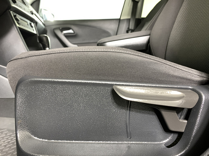 VOLKSWAGEN Polo 1.6, 2017 года, Автоматическая, Серебристый