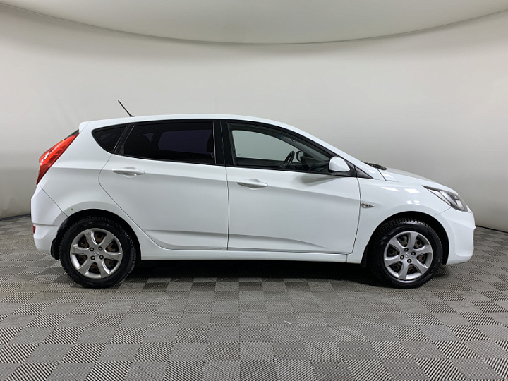 HYUNDAI Solaris 1.6, 2011 года, Автоматическая, БЕЛЫЙ