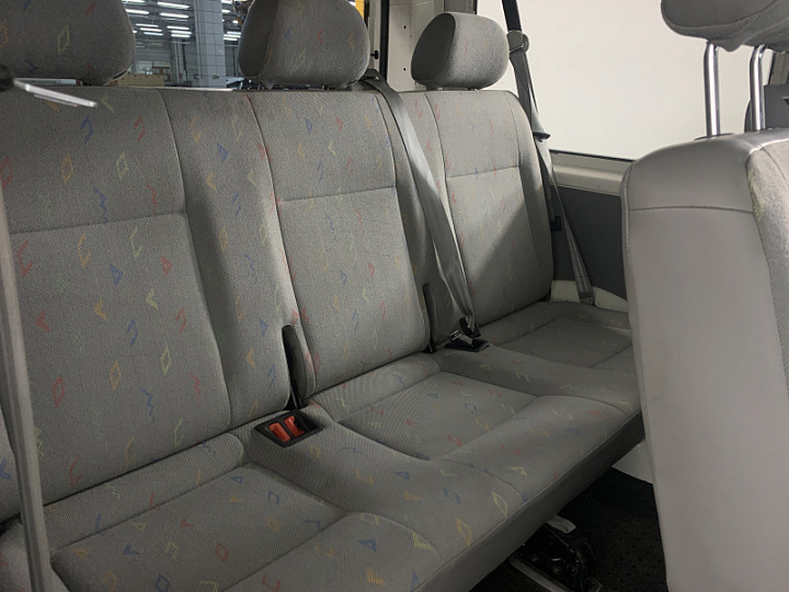 VOLKSWAGEN Transporter 1.9, 2004 года, Механика, БЕЛЫЙ