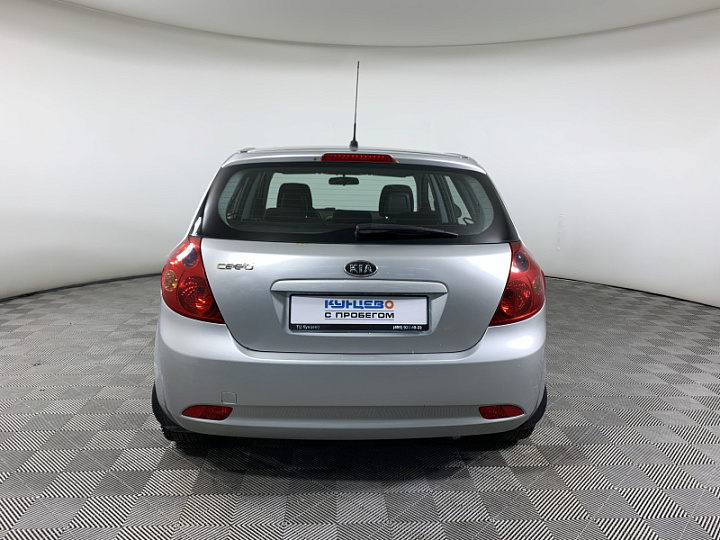 KIA Ceed 1.6, 2008 года, Механика, Серебристый