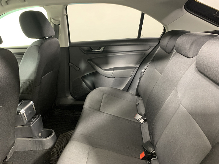 SKODA Rapid 1.6, 2018 года, Механика, ЧЕРНЫЙ