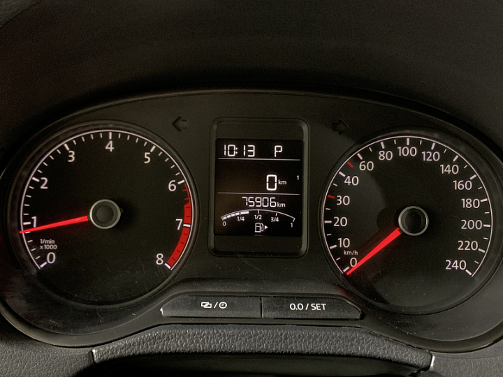 Volkswagen Polo 1.6, 2016 года, Автоматическая, Светло серый