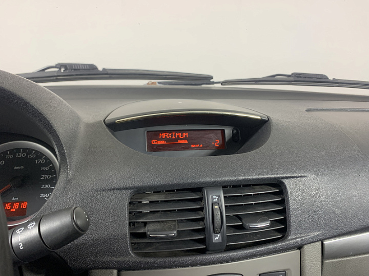 RENAULT Symbol 1.6, 2011 года, Механика, Серо-голубой