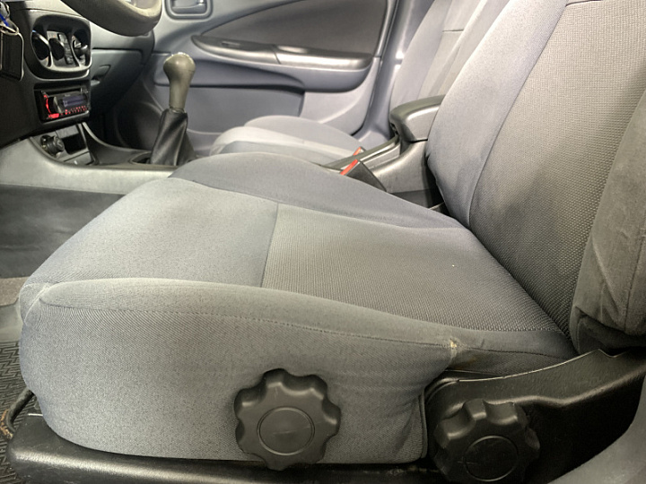 Nissan Almera 1.5, 2005 года, Механика, Черный