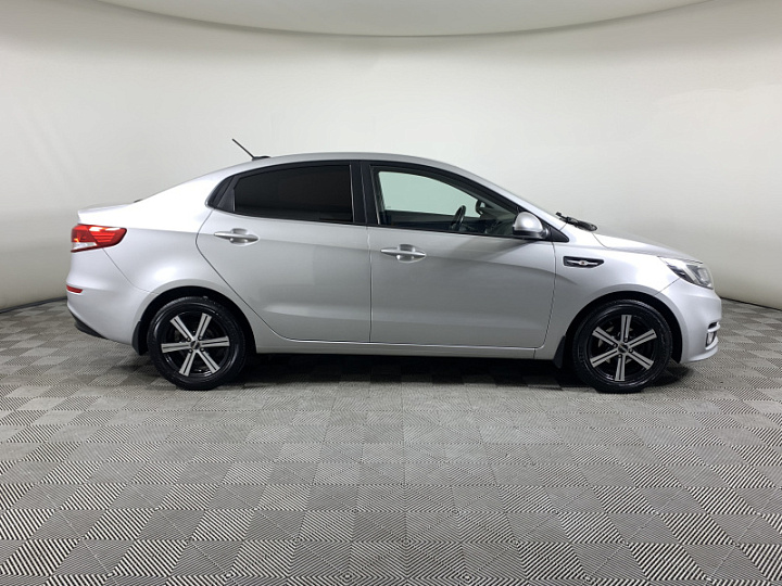 KIA Rio 1.6, 2017 года, Автоматическая, Серебристый