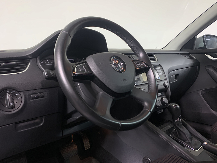 SKODA Octavia 1.4, 2015 года, Робот, Серебристый
