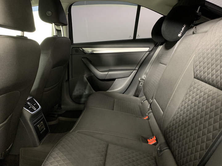 SKODA Octavia 1.6, 2016 года, Автоматическая, ТЕМНО-СЕРЫЙ