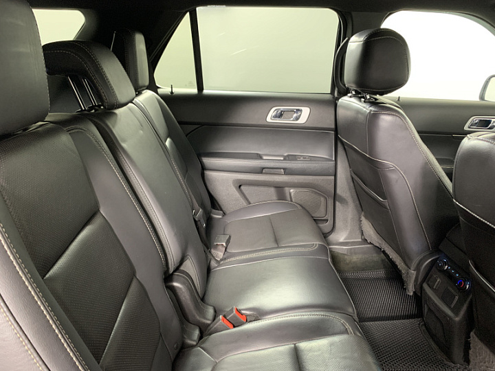 FORD Explorer 3.5, 2015 года, Автоматическая, БЕЛЫЙ