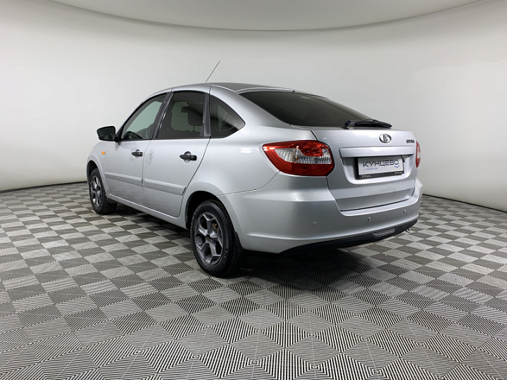 Lada Granta 1.6, 2014 года, Механика, Серебристый