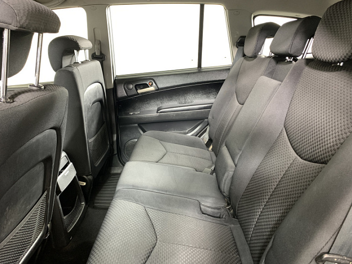 SsangYong Kyron 2, 2013 года, Автоматическая, Серебристый