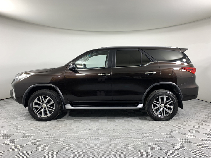 TOYOTA Fortuner 2.8, 2017 года, Автоматическая, Темно-Коричневый
