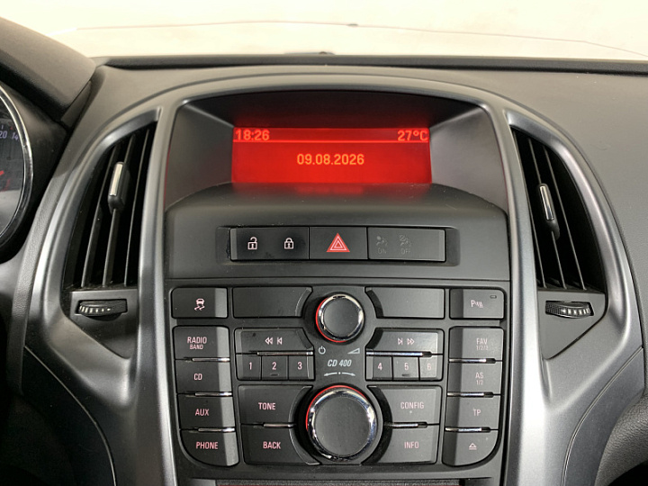 Opel Astra 1.8, 2012 года, Механика, Белый