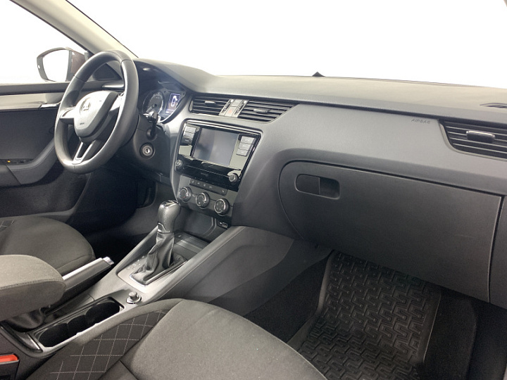 SKODA Octavia 1.6, 2019 года, Автоматическая, КОРИЧНЕВЫЙ