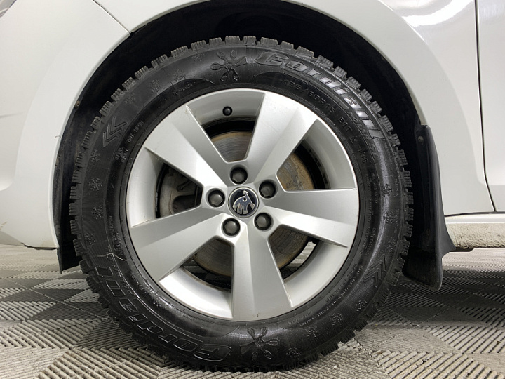 SKODA Rapid 1.4, 2018 года, Робот, БЕЛЫЙ