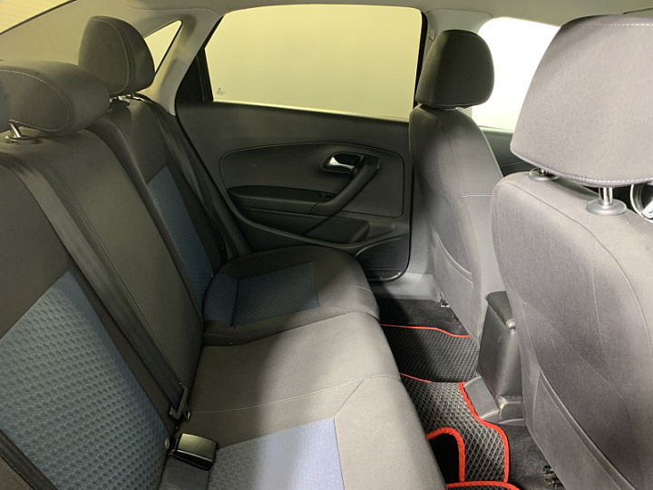 VOLKSWAGEN Polo 1.6, 2013 года, Автоматическая, ЧЕРНЫЙ