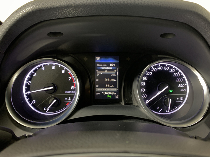 TOYOTA Camry 2.5, 2018 года, Автоматическая, БЕЛЫЙ