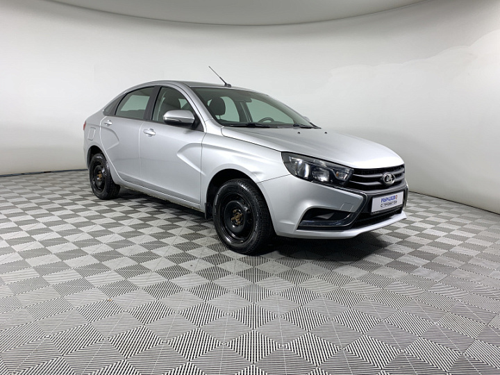 Lada Vesta 1.6, 2018 года, Механика, Серебристый