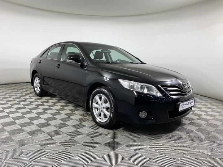 Автомобиль Toyota Camry 2011 года тёмно-серебристый (мокрый асфальт) во Владивостоке