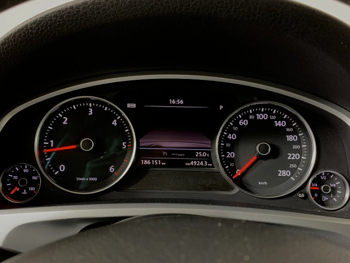 VOLKSWAGEN Touareg 3, 2014 года, Автоматическая, ЧЕРНЫЙ